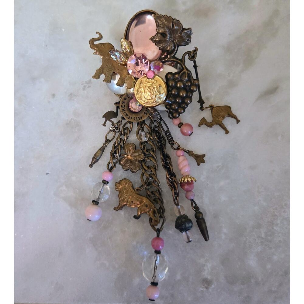Vintage Lisa Carlson bronze dangle animal theme brooch with buttons pink beads - Picture 12 of 16